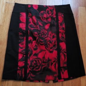 Cache size 6 beautiful black/red skirt